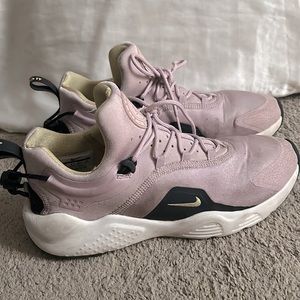 9 woman’s purple Huarache